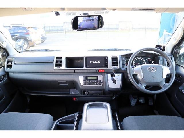 ハイエースワゴン ＧＬ　ＬＥＤヘッドライト　パワースライドドア　パールホワイト　プッシュスタート　スマートキー　ＫＥＮＷＯＯＤ製フルセグＳＤナビ　フリップダウンモニター　ビルドインＥＴＣ　レーダー探知機　バックカメラ（3枚目）