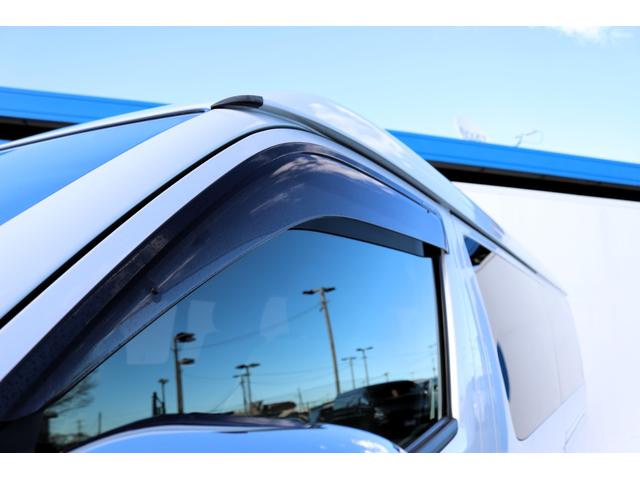 ハイエースワゴン ＧＬ　ＬＥＤヘッドライト　パワースライドドア　パールホワイト　プッシュスタート　スマートキー　ＫＥＮＷＯＯＤ製フルセグＳＤナビ　フリップダウンモニター　ビルドインＥＴＣ　レーダー探知機　バックカメラ（30枚目）