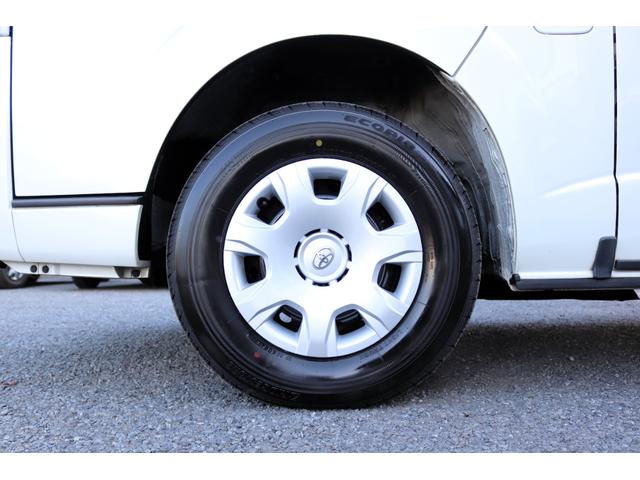 ハイエースバン スーパーGL ダークプライムII ベットキット/パナソニック10インチナビ/ETC/パノラミックビューカメラ/ブラックエディション/フロントスポイラー/ドライブレコーダー/フローリング/サイドバー/TRDバンパーガード/100V電源(18枚目)