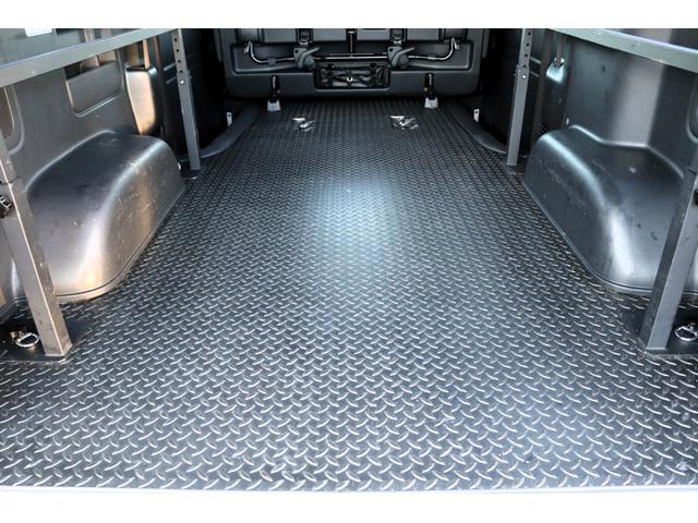 ハイエースバン スーパーGL ダークプライムII ベットキット/パナソニック10インチナビ/ETC/パノラミックビューカメラ/ブラックエディション/フロントスポイラー/ドライブレコーダー/フローリング/サイドバー/TRDバンパーガード/100V電源(39枚目)