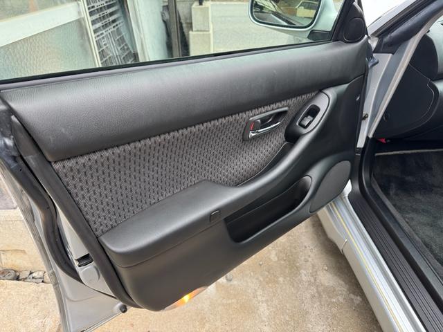 レガシィB4 RSK B4,RSK,5速MT,アプライドD,ライトチューン,ブリッツェングリル,OPエアロスプラッシュ,フジツボマフラー,車高調,ナビ,ブースト計,ソレノイドBOX交換,クラッチマスターO/H済etc..(33枚目)