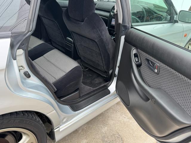 レガシィB4 RSK B4,RSK,5速MT,アプライドD,ライトチューン,ブリッツェングリル,OPエアロスプラッシュ,フジツボマフラー,車高調,ナビ,ブースト計,ソレノイドBOX交換,クラッチマスターO/H済etc..(39枚目)