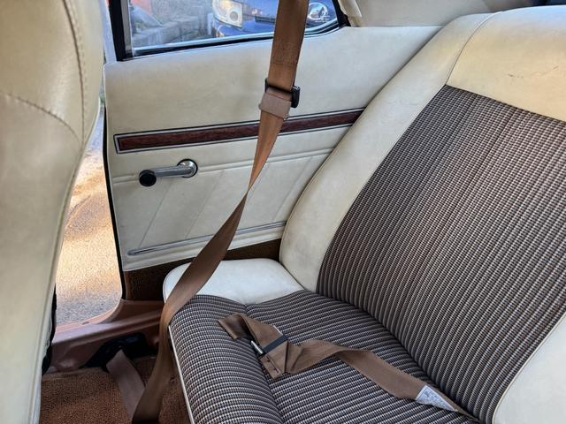 セリカ ST ダルマセリカ,後期,1600ST,カスタムS内装,2Tエンジン,4速MT,クラッチ交換済,タイロッド新品,純正同色リペイント済,13inchメッシュ,ラジオ,etc..(42枚目)