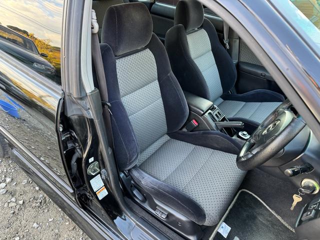 レガシィＢ４ ＲＳＫリミテッド　ワンオーナー車。ＥＪ２０ツインターボ，５ＭＴ，クラッチ，ラジエター，タイベル，パワステＰ，オルタネーター，シフトブッシュ交換歴あり。純正ビルシュタイン，フジツボマフラー，ナビ，ＥＴＣ，エアロＳＰ．．（29枚目）