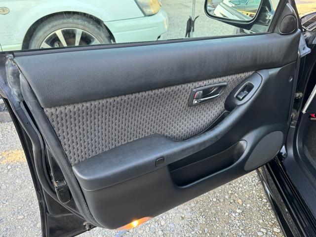 レガシィＢ４ ＲＳＫリミテッド　ワンオーナー車。ＥＪ２０ツインターボ，５ＭＴ，クラッチ，ラジエター，タイベル，パワステＰ，オルタネーター，シフトブッシュ交換歴あり。純正ビルシュタイン，フジツボマフラー，ナビ，ＥＴＣ，エアロＳＰ．．（30枚目）