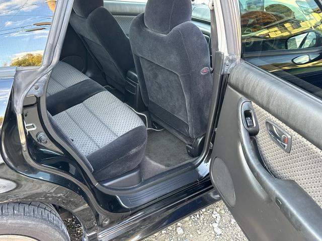 レガシィＢ４ ＲＳＫリミテッド　ワンオーナー車。ＥＪ２０ツインターボ，５ＭＴ，クラッチ，ラジエター，タイベル，パワステＰ，オルタネーター，シフトブッシュ交換歴あり。純正ビルシュタイン，フジツボマフラー，ナビ，ＥＴＣ，エアロＳＰ．．（36枚目）