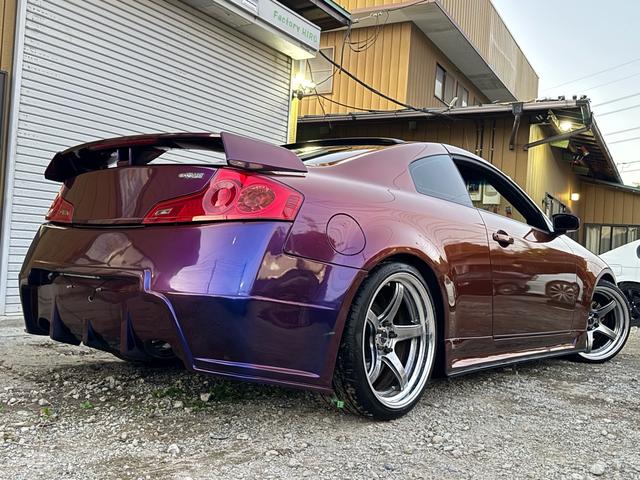 スカイライン ３５０ＧＴ　プレミアム　即ドリ仕様，６速ＭＴ，ＨＰＩラジエタ，ＨＰＩオイルクーラー，マフラー，ＯＲＣクラッチ，ニスモデフ，切角ＵＰ，ロベルタ，車高調，マジョーラオールペン，フルエアロ，ＷＯＲＫ２０インチ，セキュリティｅｔｃ．（8枚目）