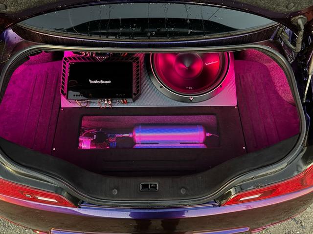 スカイライン ３５０ＧＴ　プレミアム　即ドリ仕様，６速ＭＴ，ＨＰＩラジエタ，ＨＰＩオイルクーラー，マフラー，ＯＲＣクラッチ，ニスモデフ，切角ＵＰ，ロベルタ，車高調，マジョーラオールペン，フルエアロ，ＷＯＲＫ２０インチ，セキュリティｅｔｃ．（17枚目）