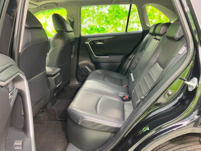 ＲＡＶ４ ４ＷＤハイブリッドＧ　サンルーフ／保証書／ディスプレイオーディオ＋ナビ／デジタルインナーミラー／衝突安全装置／シートヒーター／車線逸脱防止支援システム／シート　合皮／電動バックドア／ヘッドランプ　ＬＥＤ／ＥＴＣ　４ＷＤ（7枚目）