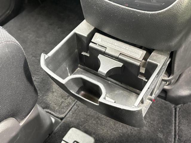 セレナ ４ＷＤハイウェイスターＪパッケージ　保証書／純正　ＳＤナビ／両側電動スライドドア／ドライブレコーダー　社外／ヘッドランプ　ＨＩＤ／ＥＢＤ付ＡＢＳ／クルーズコントロール／バックモニター／地上波デジタルチューナー／エアバッグ　運転席　４ＷＤ（42枚目）