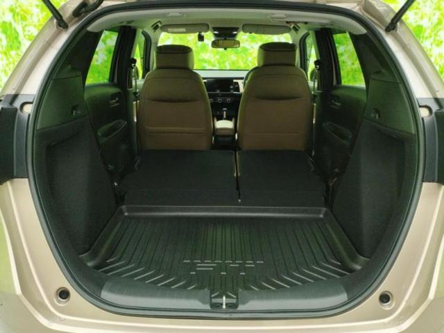 フィット 4WDリュクス 保証書/純正 9インチ SDナビ/ホンダセンシング/シートヒーター 前席/マルチビューカメラシステム/車線逸脱防止支援システム/シート ハーフレザー/ヘッドランプ LED/Bluetooth接続(19枚目)