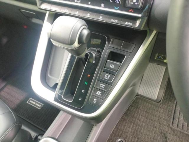 ノア 4WDハイブリッドS-Z 保証書/ディスプレイオーディオ10.5インチ/衝突安全装置/両側電動スライドドア/シートヒーター/車線逸脱防止支援システム/ヘッドランプ LED/EBD付ABS/横滑り防止装置 衝突被害軽減システム(29枚目)