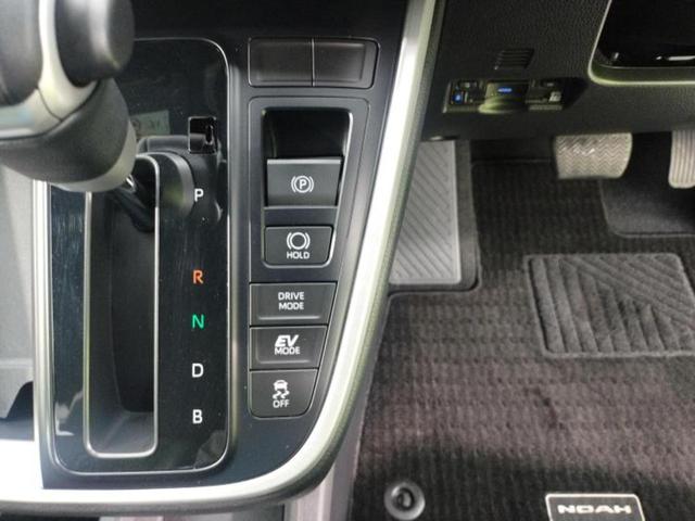 ノア 4WDハイブリッドS-Z 保証書/ディスプレイオーディオ10.5インチ/衝突安全装置/両側電動スライドドア/シートヒーター/車線逸脱防止支援システム/ヘッドランプ LED/EBD付ABS/横滑り防止装置 衝突被害軽減システム(43枚目)