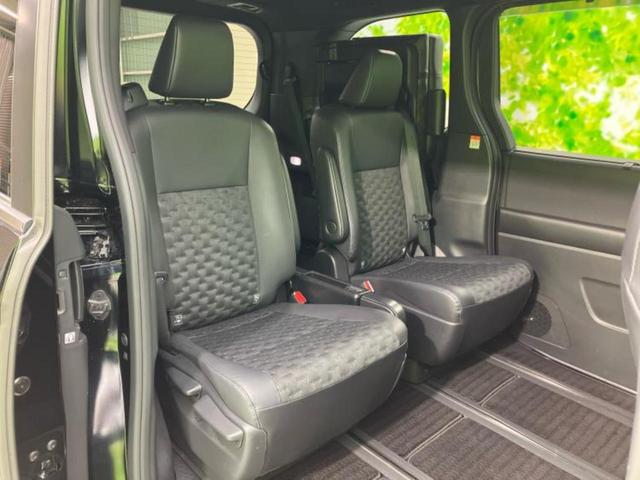 ヴォクシー 4WDハイブリッドS-Z 保証書/ディスプレイオーディオ+ナビ/デジタルインナーミラー/衝突安全装置/両側電動スライドドア/シートヒーター/パノラミックビューモニター/車線逸脱防止支援システム/シート ハーフレザー 4WD(5枚目)