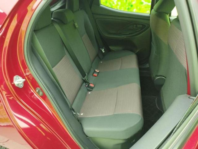 ヤリス 4WDハイブリッドG 保証書/ディスプレイオーディオ+ナビ8インチ/衝突安全装置/シートヒーター 前席/パノラミックビューモニター/車線逸脱防止支援システム/Bluetooth接続/ETC/EBD付ABS 全周囲カメラ(5枚目)