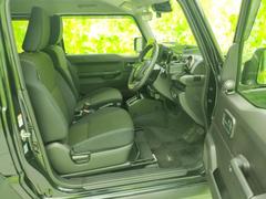 「この車の写真をもっと見たい」「状態が気になる」「この装備はついている？」どんな小さな疑問でもお気軽にお問い合わせください！ 4