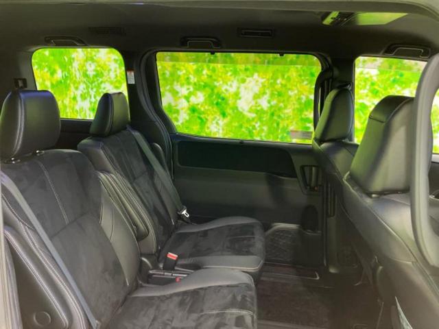 ヴォクシー ZS GRスポーツ 新品タイヤ/保証書/社外 10インチ SDナビ/フリップダウンモニター 社外 10.2インチ/トヨタセーフティセンス/両側電動スライドドア/車線逸脱防止支援システム/ヘッドランプ LED バックカメラ(5枚目)