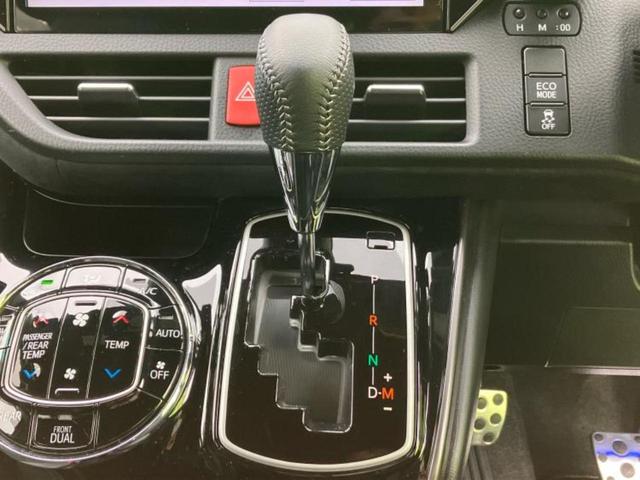 ヴォクシー ZS GRスポーツ 新品タイヤ/保証書/社外 10インチ SDナビ/フリップダウンモニター 社外 10.2インチ/トヨタセーフティセンス/両側電動スライドドア/車線逸脱防止支援システム/ヘッドランプ LED バックカメラ(18枚目)