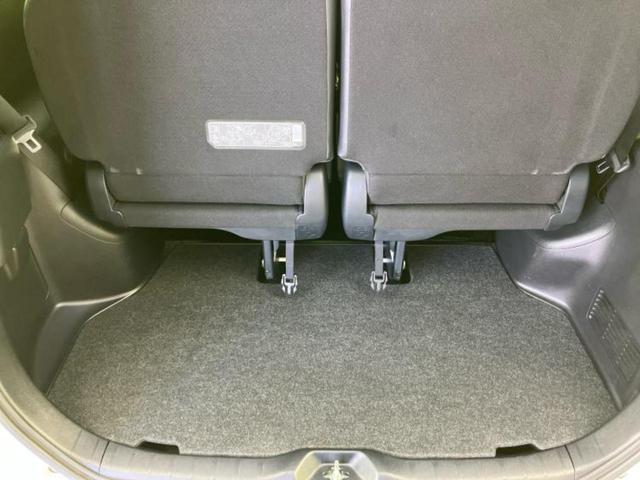 ヴォクシー ZS GRスポーツ 新品タイヤ/保証書/社外 10インチ SDナビ/フリップダウンモニター 社外 10.2インチ/トヨタセーフティセンス/両側電動スライドドア/車線逸脱防止支援システム/ヘッドランプ LED バックカメラ(26枚目)