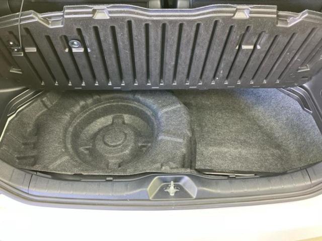 ヴォクシー ZS GRスポーツ 新品タイヤ/保証書/社外 10インチ SDナビ/フリップダウンモニター 社外 10.2インチ/トヨタセーフティセンス/両側電動スライドドア/車線逸脱防止支援システム/ヘッドランプ LED バックカメラ(27枚目)