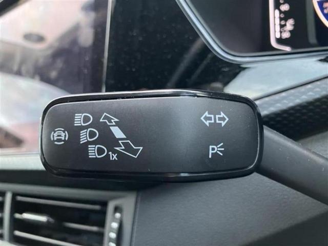 T-クロス TSIアクティブ 新品タイヤ/保証書/純正 9インチ SDナビ/衝突安全装置/車線逸脱防止支援システム/パーキングアシスト バックガイド/ドライブレコーダー 社外/ヘッドランプ LED 衝突被害軽減システム 禁煙車(13枚目)