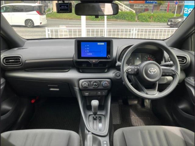 ヤリス X 新品タイヤ/保証書/ディスプレイオーディオ+ナビ8インチ/トヨタセーフティセンス/車線逸脱防止支援システム/パーキングアシスト バックガイド/ドライブレコーダー 前後 衝突被害軽減システム ドラレコ(4枚目)