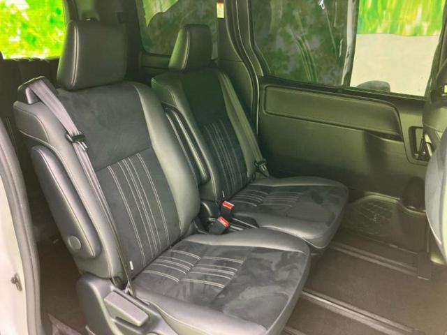 エスクァイア Giプレミアムパッケージブラックテーラード 新品タイヤ/モデリスタエアロ/保証書/社外 11インチ SDナビ/フリップダウンモニター 社外 10.1インチ/トヨタセーフティセンス/両側電動スライドドア/シートヒーター 前席 衝突被害軽減システム(5枚目)