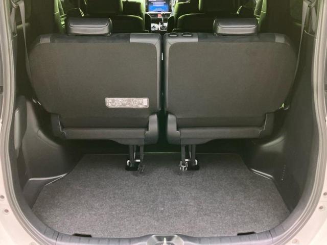 エスクァイア Giプレミアムパッケージブラックテーラード 新品タイヤ/モデリスタエアロ/保証書/社外 11インチ SDナビ/フリップダウンモニター 社外 10.1インチ/トヨタセーフティセンス/両側電動スライドドア/シートヒーター 前席 衝突被害軽減システム(26枚目)