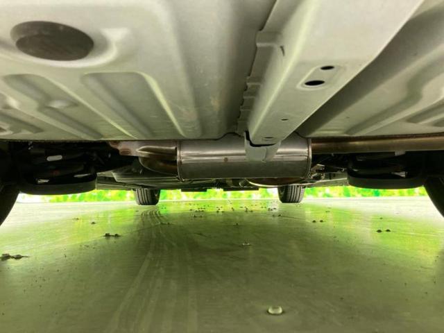 エスクァイア Giプレミアムパッケージブラックテーラード 新品タイヤ/モデリスタエアロ/保証書/社外 11インチ SDナビ/フリップダウンモニター 社外 10.1インチ/トヨタセーフティセンス/両側電動スライドドア/シートヒーター 前席 衝突被害軽減システム(48枚目)