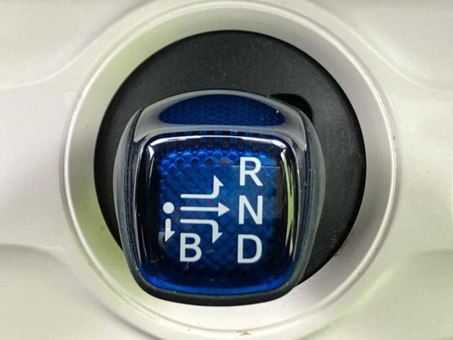 プリウス Ｓセーフティプラス　新品タイヤ／保証書／純正　ＳＤナビ／トヨタセーフティセンス／車線逸脱防止支援システム／パーキングアシスト　バックガイド／パーキングアシスト　自動操舵／ドライブレコーダー　純正　衝突被害軽減システム（18枚目）