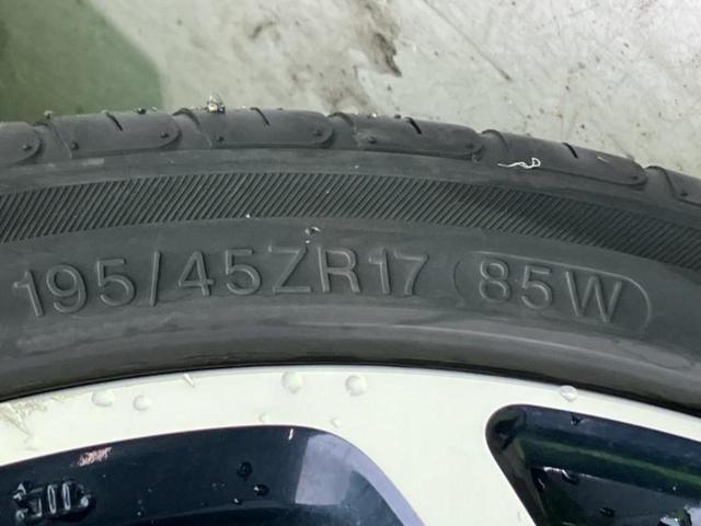 スイフトスポーツ スポーツ　新品タイヤ／保証書／純正　８インチ　ＳＤナビ／衝突安全装置／シートヒーター　運転席／全方位モニター／車線逸脱防止支援システム／ドライブレコーダー　前後／Ｂｌｕｅｔｏｏｔｈ接続／ＥＴＣ／ＥＢＤ付ＡＢＳ（46枚目）