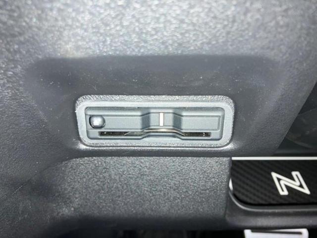 N-BOXカスタム ターボコーディネートスタイル2トーン 新品タイヤ/保証書/純正 8インチ SDナビ/ホンダセンシング/両側電動スライドドア/シートヒーター 前席/車線逸脱防止支援システム/ヘッドランプ LED/Bluetooth接続/ETC2.0 ターボ(14枚目)