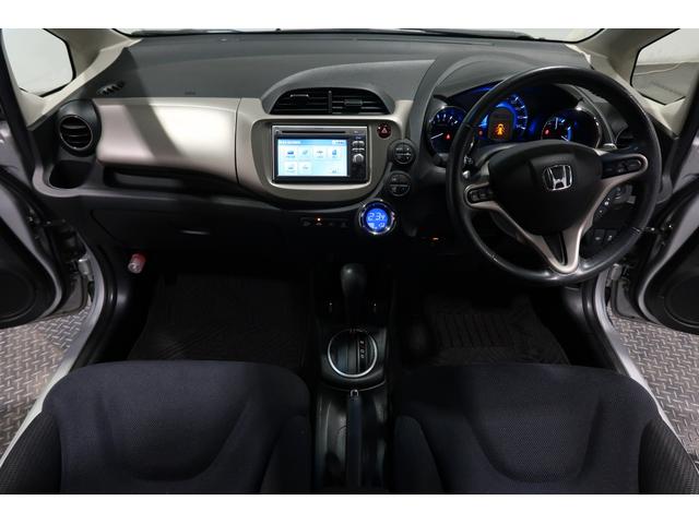 フィットハイブリッド XHセレクション ホンダ認定中古車1年保証付 クルーズコントロール ETC ナビゲーション CD アルミホイール ディスチャージライト スマートキー シートヒーター オートエアコン ハイブリッド バックモニター(7枚目)