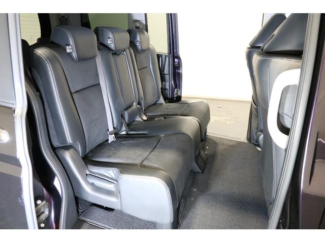 ステップワゴンスパーダ Zクールスピリット ホンダ認定中古車 1年保証 9インチナビ リア席モニター ETC アルミホイール両側パワースライドドア ディスチャージライト フィグライト スマートキー オートエアコン ミュージックプレイヤー接続可(19枚目)