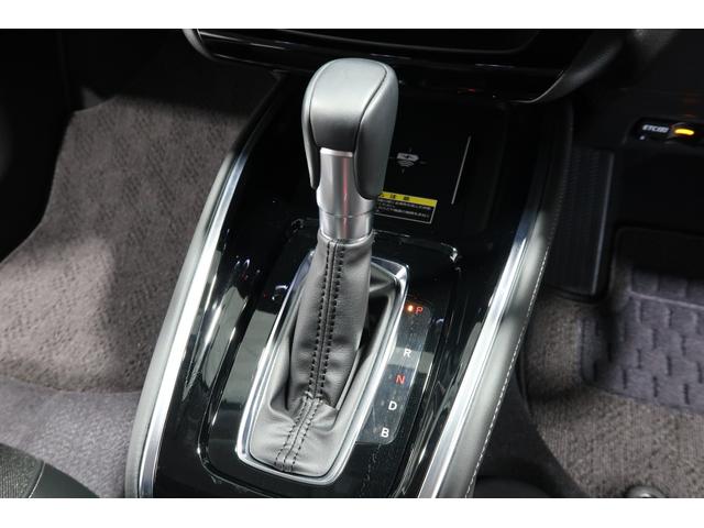 ヴェゼル ｅ：ＨＥＶＺ　ホンダ認定中古車２年保証付　当店デモカー　運転支援　衝突軽減ブレーキ　ホンダセンシング　アダプティブクルーズコントロール　ドラレコ　コネクトディスプレイ　パワーテールゲート　シートヒーター（14枚目）