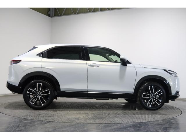 ヴェゼル ｅ：ＨＥＶＺ　ホンダ認定中古車２年保証付　当店デモカー　運転支援　衝突軽減ブレーキ　ホンダセンシング　アダプティブクルーズコントロール　ドラレコ　コネクトディスプレイ　パワーテールゲート　シートヒーター（31枚目）