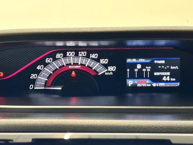 ソリオバンディット バンディット　ＨＹＢＲＩＤ　ＭＶ　ナビ　全方位カメラ　ＥＴＣ　ドライブレコーダー　オートライト　Ｂｌｕｅｔｏｏｔｈ　スライドドア　純正ナビ　プッシュスタート　シートヒーター　ＥＴＣ　オートエアコン　禁煙車　スズキセーフティーサポート（12枚目）