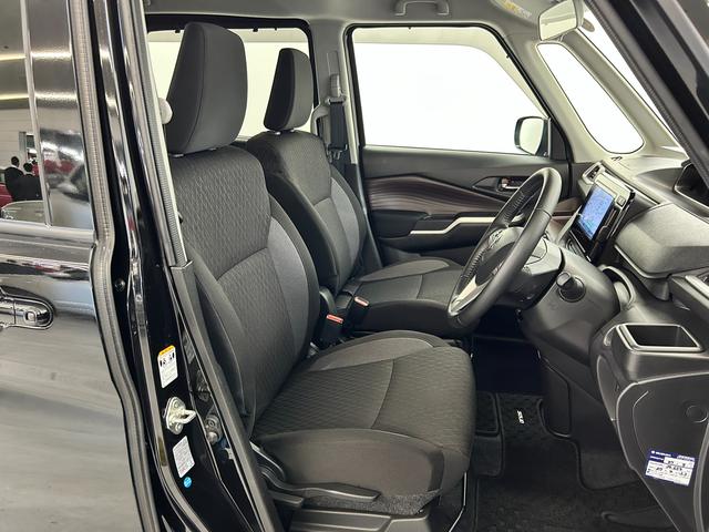 ソリオバンディット バンディット　ＨＹＢＲＩＤ　ＭＶ　ナビ　全方位カメラ　ＥＴＣ　ドライブレコーダー　オートライト　Ｂｌｕｅｔｏｏｔｈ　スライドドア　純正ナビ　プッシュスタート　シートヒーター　ＥＴＣ　オートエアコン　禁煙車　スズキセーフティーサポート（17枚目）