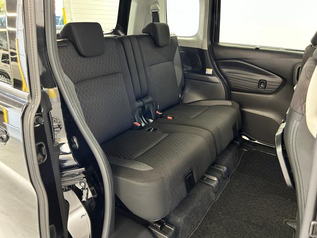 ソリオバンディット バンディット　ＨＹＢＲＩＤ　ＭＶ　ナビ　全方位カメラ　ＥＴＣ　ドライブレコーダー　オートライト　Ｂｌｕｅｔｏｏｔｈ　スライドドア　純正ナビ　プッシュスタート　シートヒーター　ＥＴＣ　オートエアコン　禁煙車　スズキセーフティーサポート（18枚目）