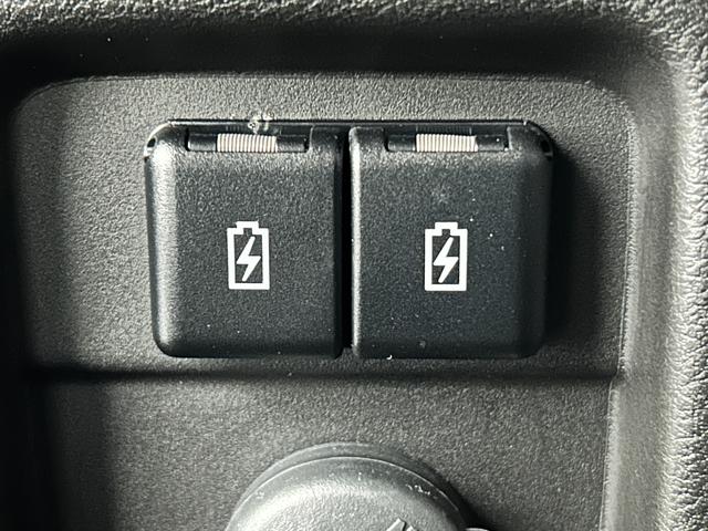 ソリオバンディット バンディット　ＨＹＢＲＩＤ　ＭＶ　ナビ　全方位カメラ　ＥＴＣ　ドライブレコーダー　オートライト　Ｂｌｕｅｔｏｏｔｈ　スライドドア　純正ナビ　プッシュスタート　シートヒーター　ＥＴＣ　オートエアコン　禁煙車　スズキセーフティーサポート（40枚目）