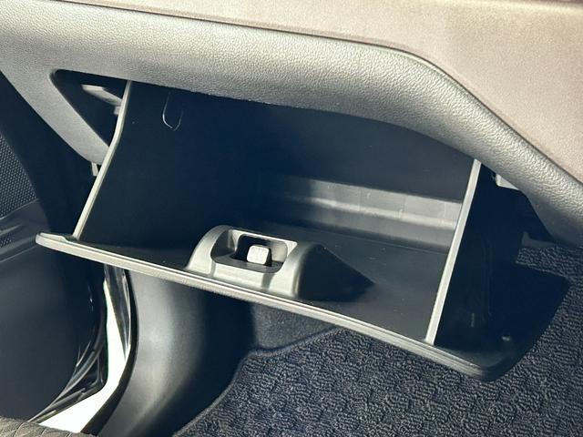 ソリオバンディット バンディット　ＨＹＢＲＩＤ　ＭＶ　ナビ　全方位カメラ　ＥＴＣ　ドライブレコーダー　オートライト　Ｂｌｕｅｔｏｏｔｈ　スライドドア　純正ナビ　プッシュスタート　シートヒーター　ＥＴＣ　オートエアコン　禁煙車　スズキセーフティーサポート（47枚目）