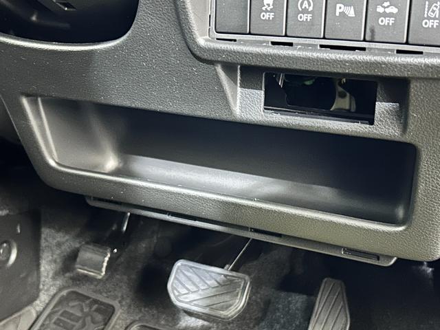 �ԓ��ɂ͎��[�X�y�[�X�����ɑ����������܂��B