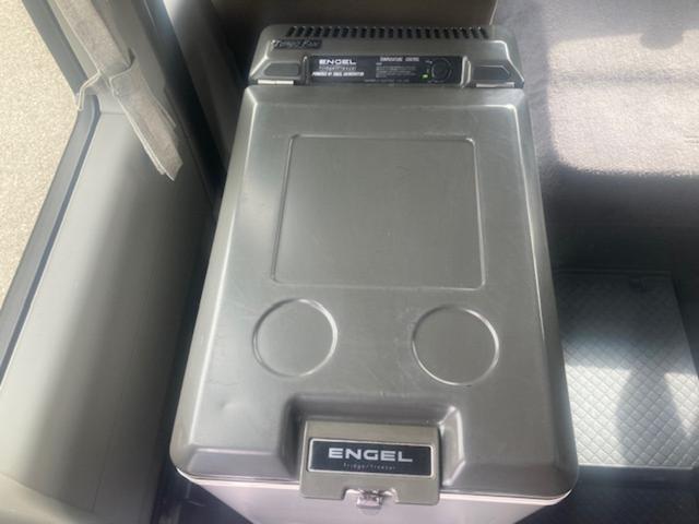 コースター ＧＸ　２９年式　２８人　１８０馬力　冷蔵庫　客室モニター付き　ＥＴＣ　センタードアグライドオート　電動補助ステップ付き　ナビ　バックカメラ（26枚目）