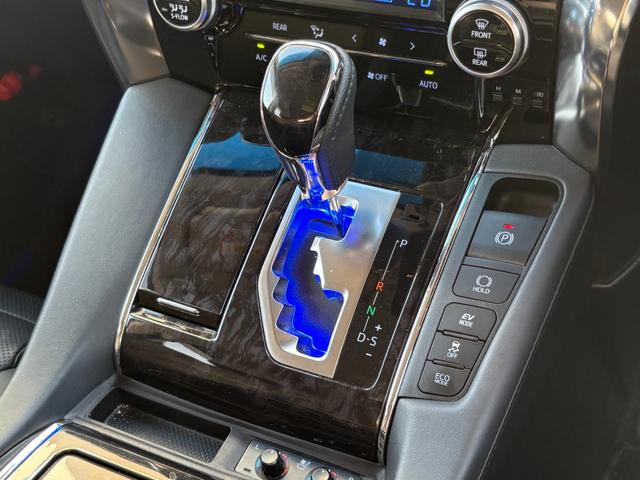 ヴェルファイアハイブリッド ＺＲ【４ＷＤ】　１０インチメモリーナビ　Ｂｌｕｅｔｏｏｔｈ接続　Ｂカメラ　全方位カメラ　前後ドラレコ　ＥＴＣ２．０　追従型クルコン　コーナーセンサー　両側電動スライド　パワーバックドア　オートＬＥＤライト　禁煙車（40枚目）