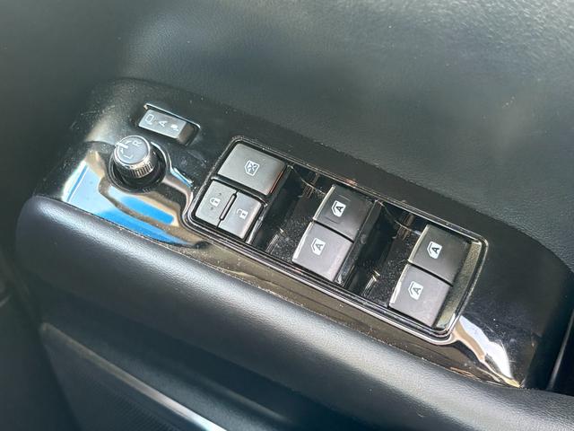 ヴェルファイアハイブリッド ＺＲ【４ＷＤ】　１０インチメモリーナビ　Ｂｌｕｅｔｏｏｔｈ接続　Ｂカメラ　全方位カメラ　前後ドラレコ　ＥＴＣ２．０　追従型クルコン　コーナーセンサー　両側電動スライド　パワーバックドア　オートＬＥＤライト　禁煙車（44枚目）
