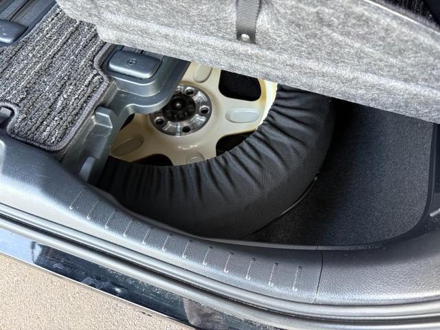 アルファードハイブリッド ＳＲ　Ｃパッケージ【４ＷＤ】【禁煙車】【ツインムーンルーフ】　【ＪＢＬサウンドナビ＆後席モニター】電動黒革シート　衝突軽減（37枚目）
