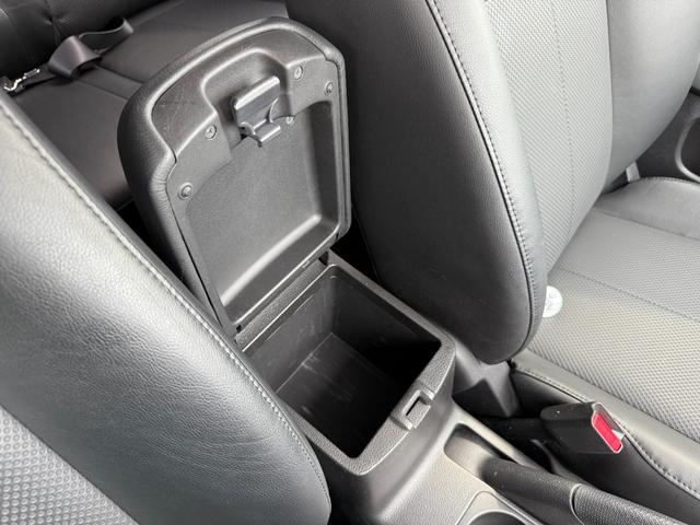 エクストレイル ２０Ｘｔ【パートタイム４ＷＤ】　７インチＨＤＤナビ　ＣＤ　ＤＶＤ　ワンセグ　ＥＴＣ　バックカメラ　クルコン　全席シートヒーター　純正１７インチアルミ　オートライト　横滑り防止装置　禁煙車　盗難防止システム（43枚目）