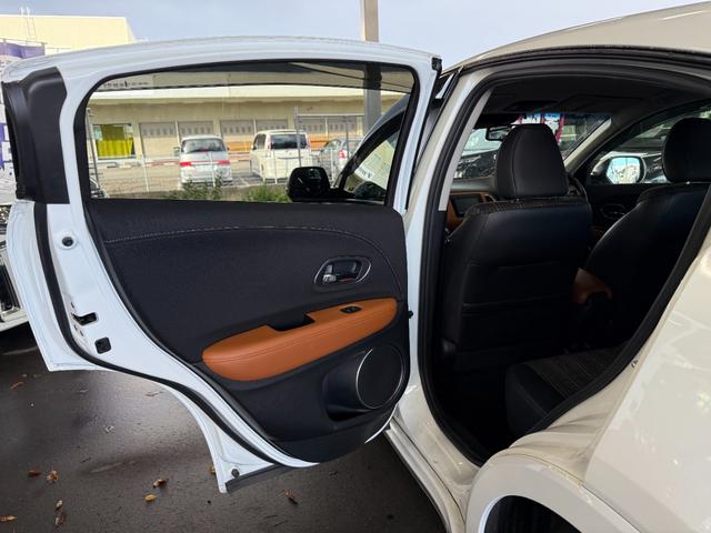 ヴェゼル ハイブリッドZ・ホンダセンシング【4WD】 7インチメモリーナビ Bluetooth フルセグ バックカメラ ドラレコ ETC 追従型クルコン ハーフレザー コーナーセンサー 衝突軽減 車線逸脱警告 スマートキー 純正アルミ LED 禁煙車(23枚目)