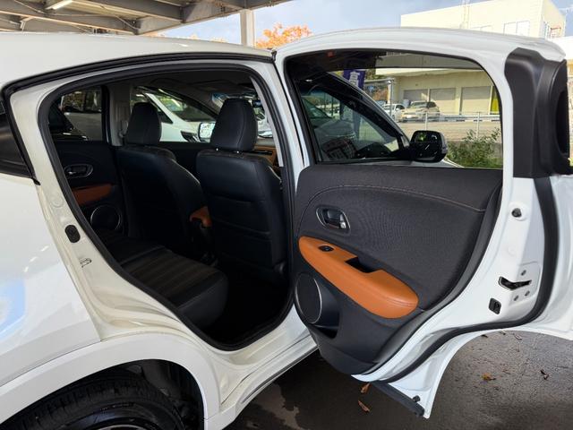 ヴェゼル ハイブリッドZ・ホンダセンシング【4WD】 7インチメモリーナビ Bluetooth フルセグ バックカメラ ドラレコ ETC 追従型クルコン ハーフレザー コーナーセンサー 衝突軽減 車線逸脱警告 スマートキー 純正アルミ LED 禁煙車(27枚目)