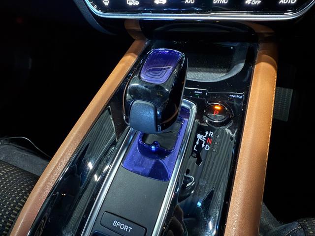 ヴェゼル ハイブリッドZ・ホンダセンシング【4WD】 7インチメモリーナビ Bluetooth フルセグ バックカメラ ドラレコ ETC 追従型クルコン ハーフレザー コーナーセンサー 衝突軽減 車線逸脱警告 スマートキー 純正アルミ LED 禁煙車(36枚目)